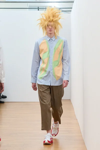 Look 12